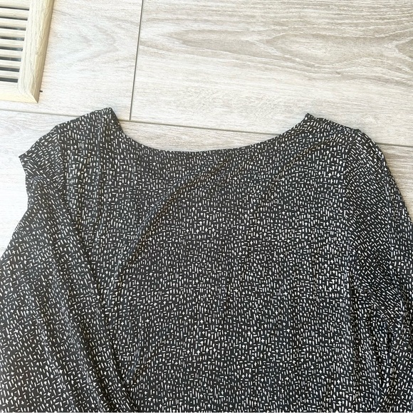 J. Jill Wearever Draped and Stretch Tunics in Black White 3/4 Sleeves - Picture 13 of 13